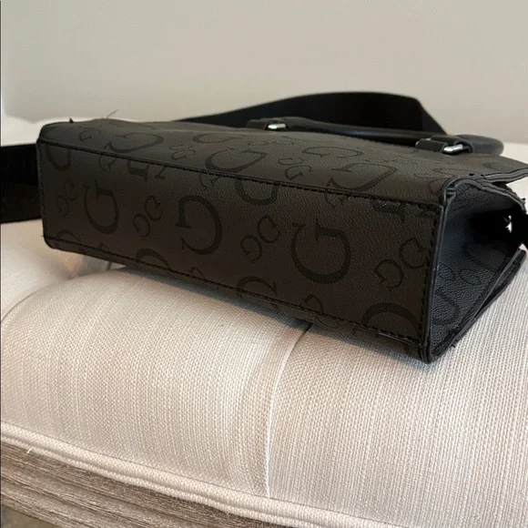 GUESS satchel bag with detachable strap - Picture 3 of 12